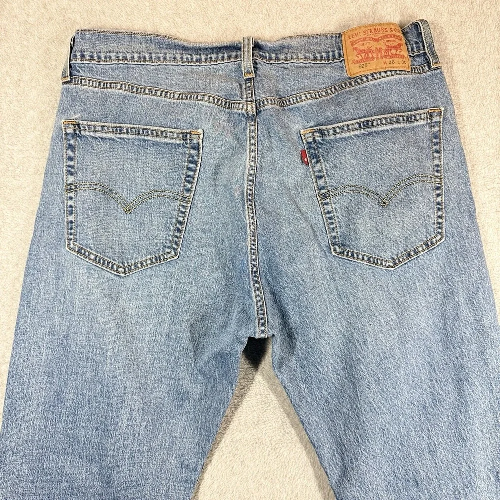 Levis‎ 505 Jeans Mens 38x30 Blue Regular Fit Straight Leg Light Wash Minimalist